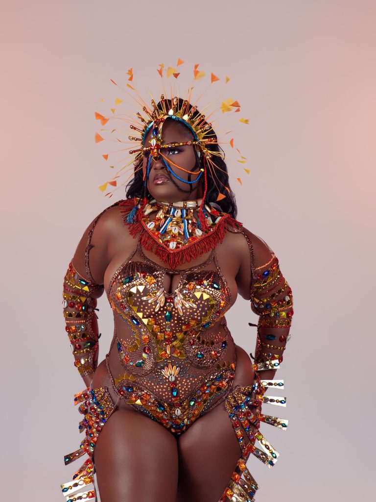 YORÉ Curvy Bodywear Front-1401x1867